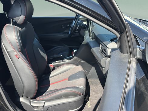 Used 2019 Hyundai Veloster Turbo FWD image 13