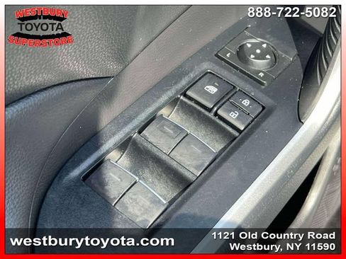 Used 2025 Toyota RAV4 XLE AWD/4WD image 22