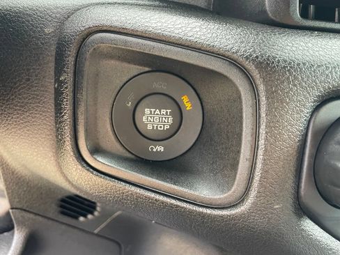 Used 2024 Jeep Wrangler Unlimited AWD/4WD image 7