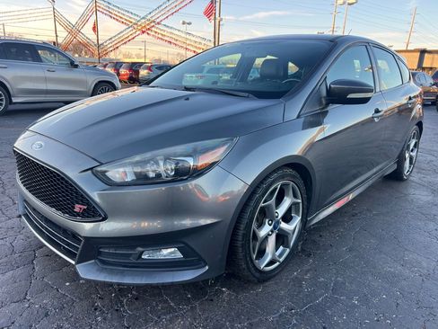 Used 2017 Ford Focus ST w/ Equipment Group 402A image 3