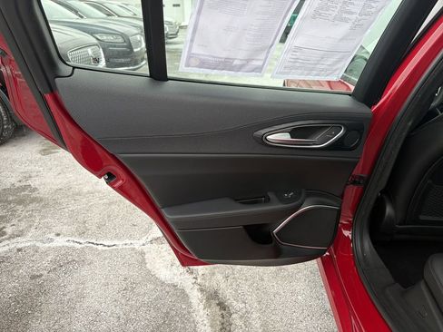 Used 2023 Alfa Romeo Giulia Sprint image 12