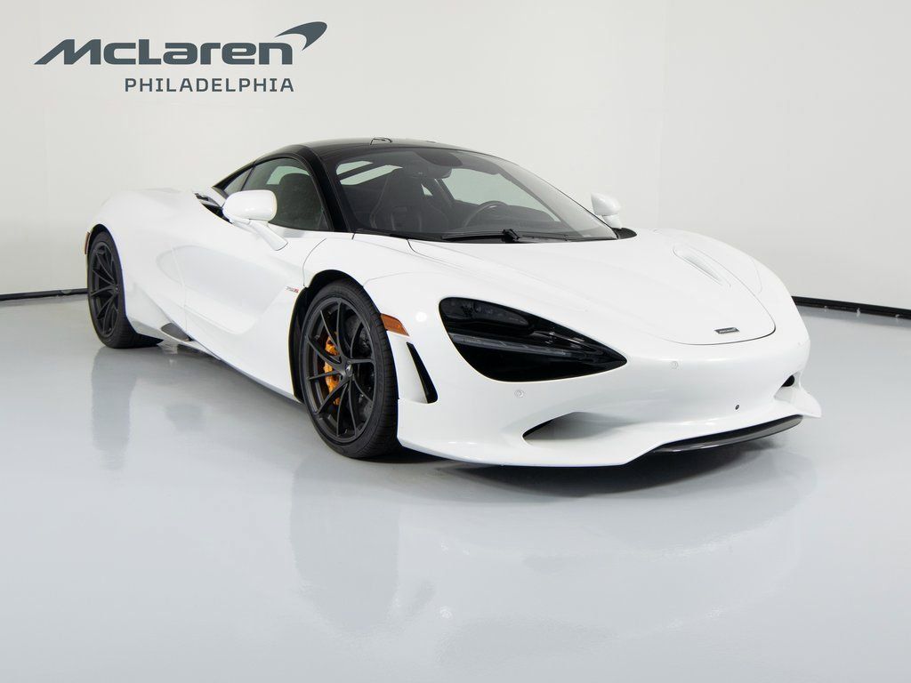 Used 2025 McLaren 750S RWD image 3