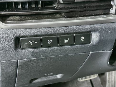 Used 2025 Kia Telluride S FWD image 17