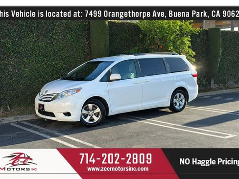 Used 2017 Toyota Sienna LE image 13