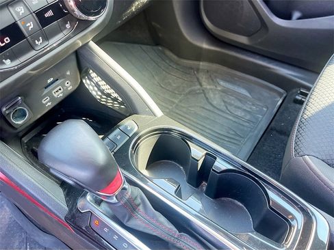 Used 2023 Chevrolet TrailBlazer RS w/ Sun and Liftgate Package image 16