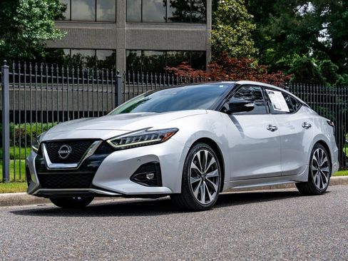 Used 2023 Nissan Maxima Platinum w/ Sport Mat Group FWD image 2