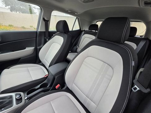 New 2025 Hyundai Venue SEL image 16