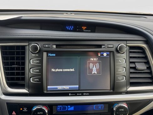 Used 2018 Toyota Highlander Plus image 20