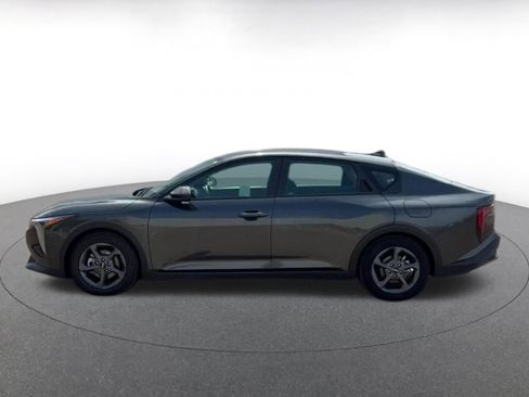 Used 2025 Kia K4 LXS image 9
