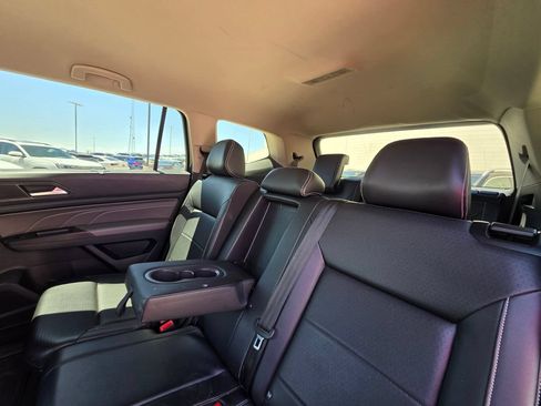 Used 2021 Volkswagen Atlas SE FWD image 18