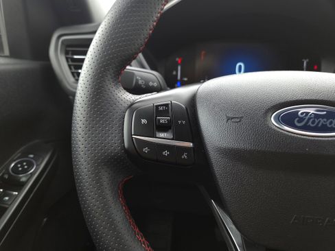 Used 2025 Ford Escape ST-Line image 34