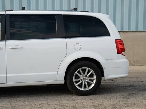 Used 2019 Dodge Grand Caravan SXT FWD image 8