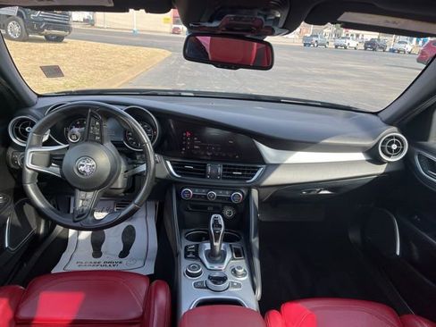 Used 2023 Alfa Romeo Giulia Veloce image 14