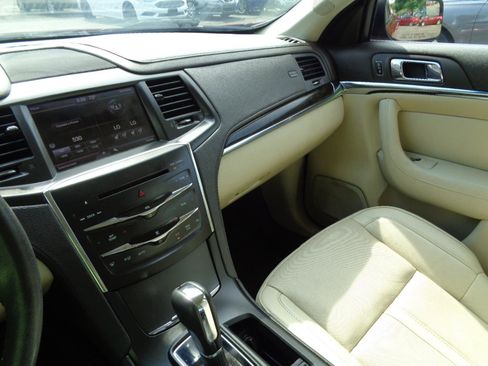 Used 2014 Lincoln MKS FWD image 25