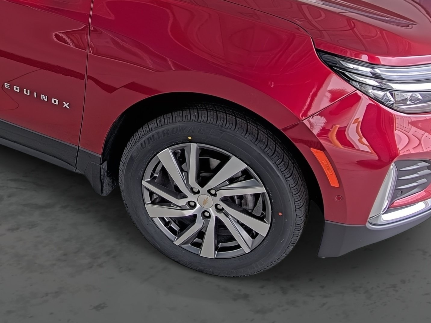 Used 2024 Chevrolet Equinox Premier AWD/4WD image 16