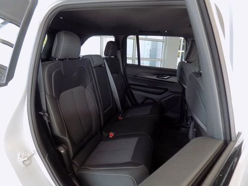 New 2025 Jeep Grand Cherokee Laredo X w/ Luxury Tech Group I RWD image 21