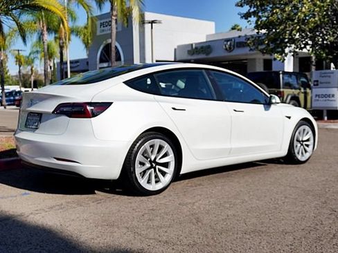 Used 2023 Tesla Model 3 Standard Range RWD image 9