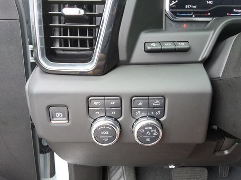 Used 2025 GMC Sierra 3500 Denali Ultimate AWD/4WD image 41
