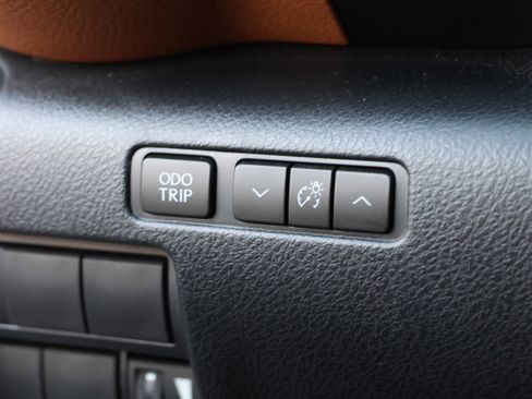 Certified 2025 Lexus IS 350 F Sport image 15