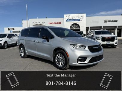 New 2026 Chrysler Pacifica Limited