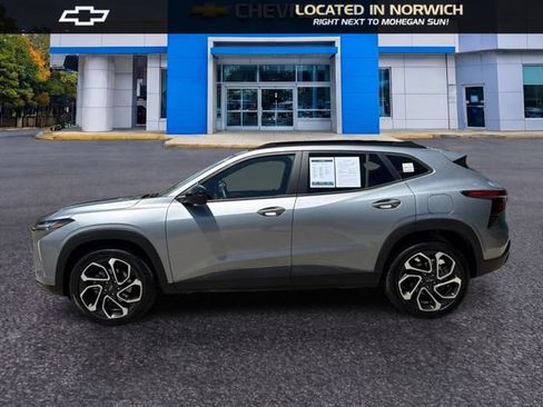 New 2026 Chevrolet Trax RS w/ Sunroof Package FWD image 8