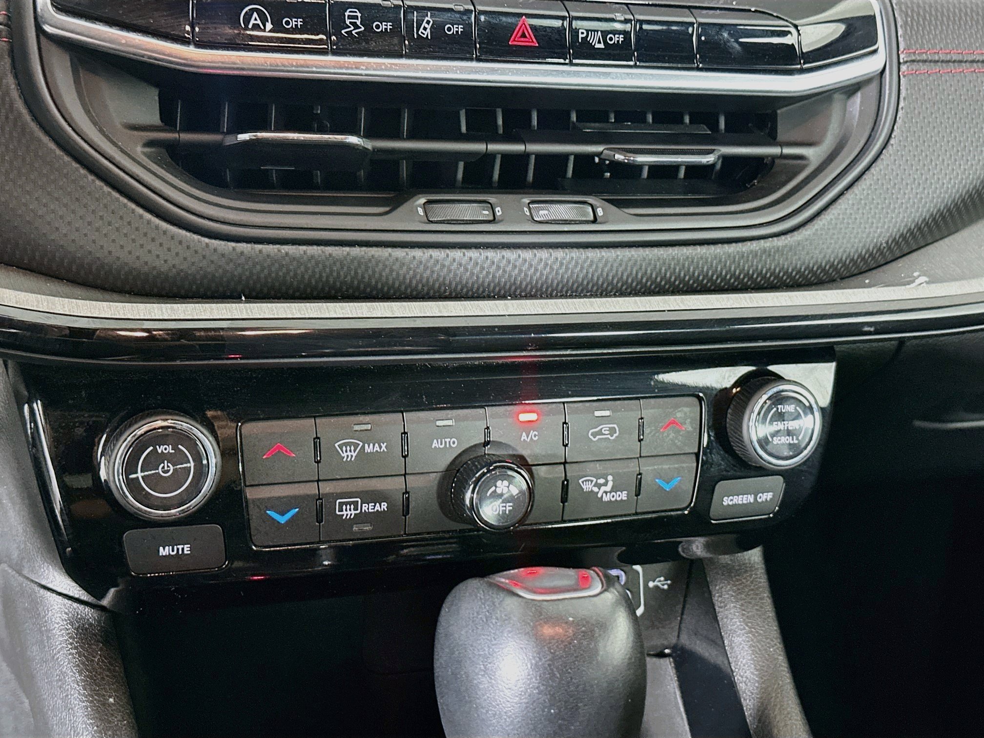 Used 2025 Jeep Compass Trailhawk AWD/4WD image 23
