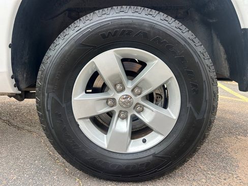 Used 2017 RAM 1500 Express image 10