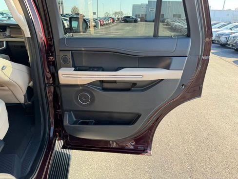 Used 2024 Ford Expedition Limited image 22
