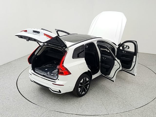 New 2026 Volvo XC60 T8 Plus w/ Climate Package AWD/4WD image 40