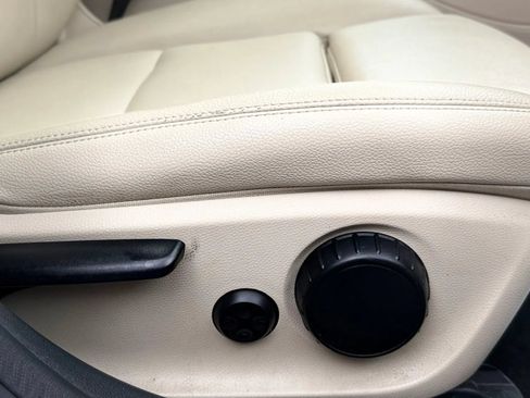 Used 2016 Mercedes-Benz GLA 250 4MATIC image 40