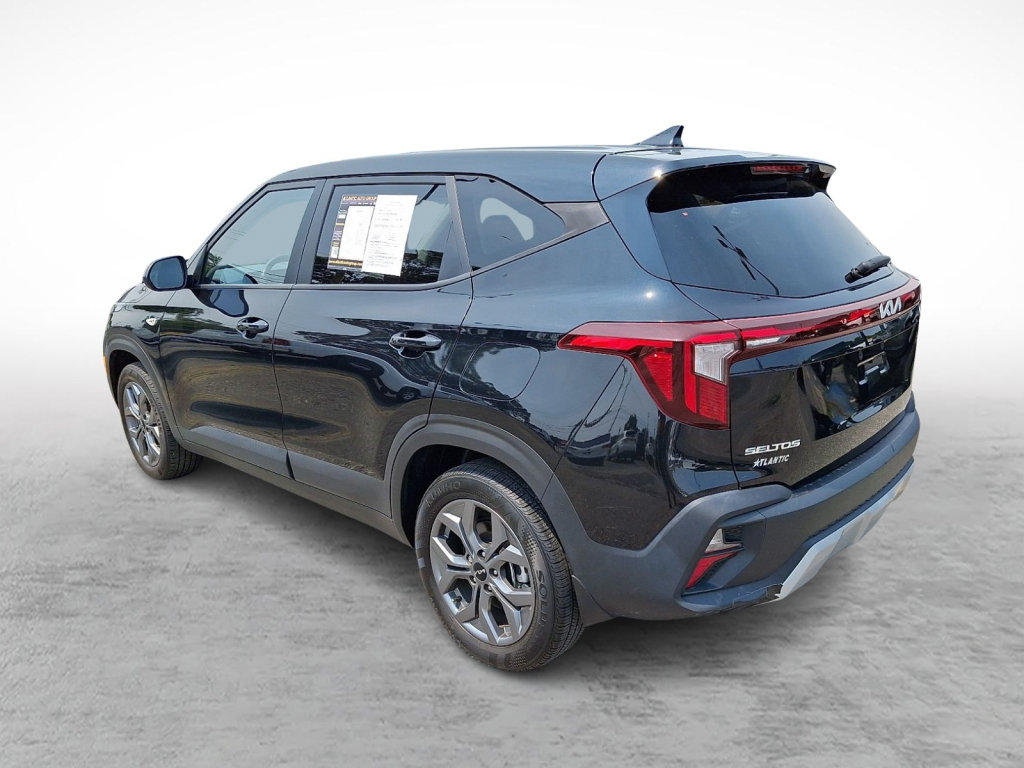 Used 2024 Kia Seltos LX AWD/4WD image 3