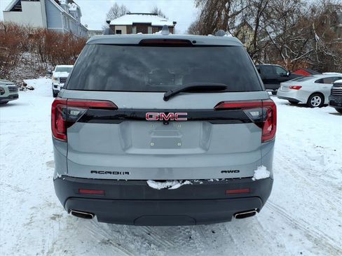 Used 2023 GMC Acadia SLT w/ Elevation Edition image 4