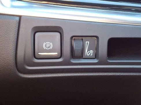 Certified 2024 Cadillac XT6 Premium Luxury image 25