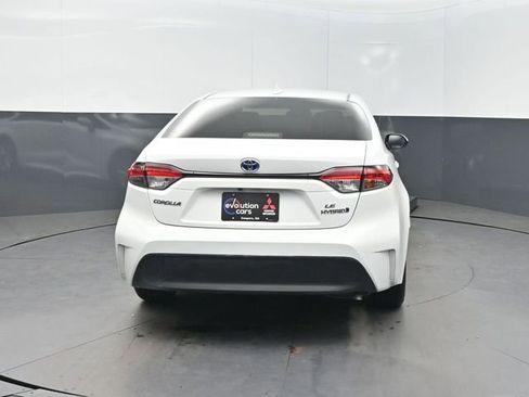 Used 2024 Toyota Corolla LE w/ LE Convenience Package image 4