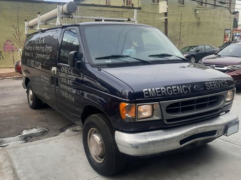 Used 2000 Ford E-250 and Econoline 250 RWD image 1