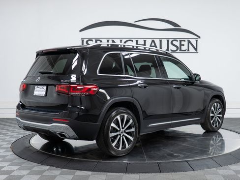 Used 2022 Mercedes-Benz GLB 250 4MATIC image 5
