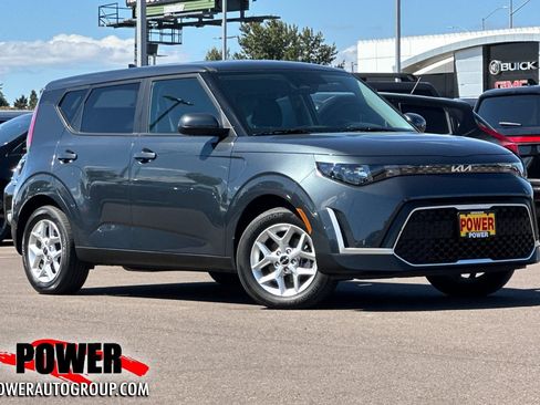 Used 2025 Kia Soul LX w/ LX Technology Package FWD image 1