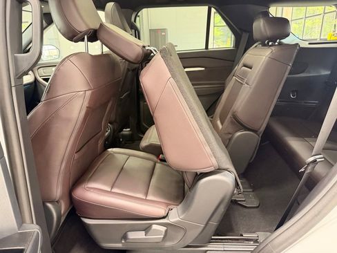 Used 2025 Ford Explorer Platinum AWD/4WD image 22