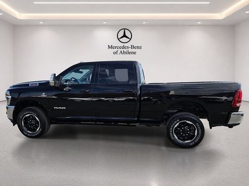 Used 2025 RAM 2500 Laramie AWD/4WD image 3