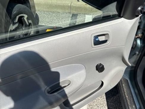 Used 2009 Chevrolet Cobalt LS w/ Protection Package FWD image 12