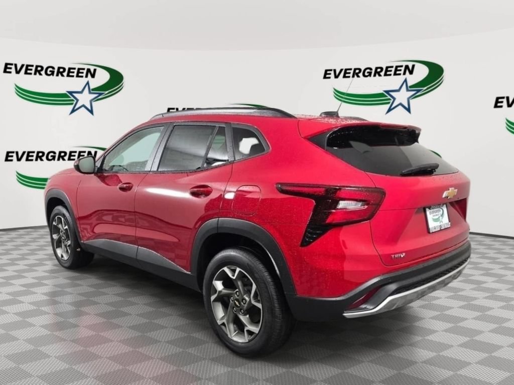 Used 2026 Chevrolet Trax LT w/ Driver Confidence Package FWD image 3