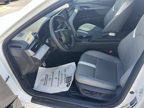 Used 2025 Toyota Camry SE w/ Multimedia Upgrade Package FWD image 16
