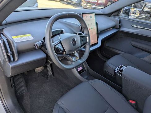 Used 2025 Volvo EX30 Ultra w/ Protection Package Premier image 11