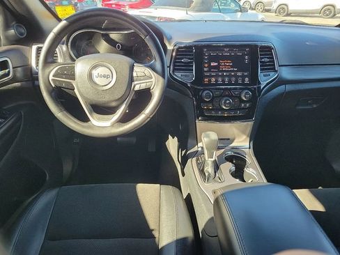 Used 2020 Jeep Grand Cherokee Altitude image 12