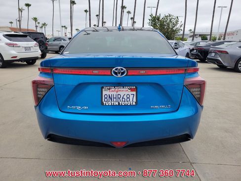 Certified 2017 Toyota Mirai FWD image 5