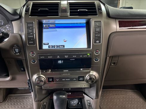 Used 2015 Lexus GX 460 Luxury w/ Preferred Accessory Package image 16
