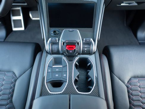 Used 2021 Lamborghini Urus AWD/4WD image 25
