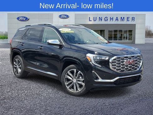 Used 2021 GMC Terrain Denali w/ Denali Premium Package AWD/4WD image 1