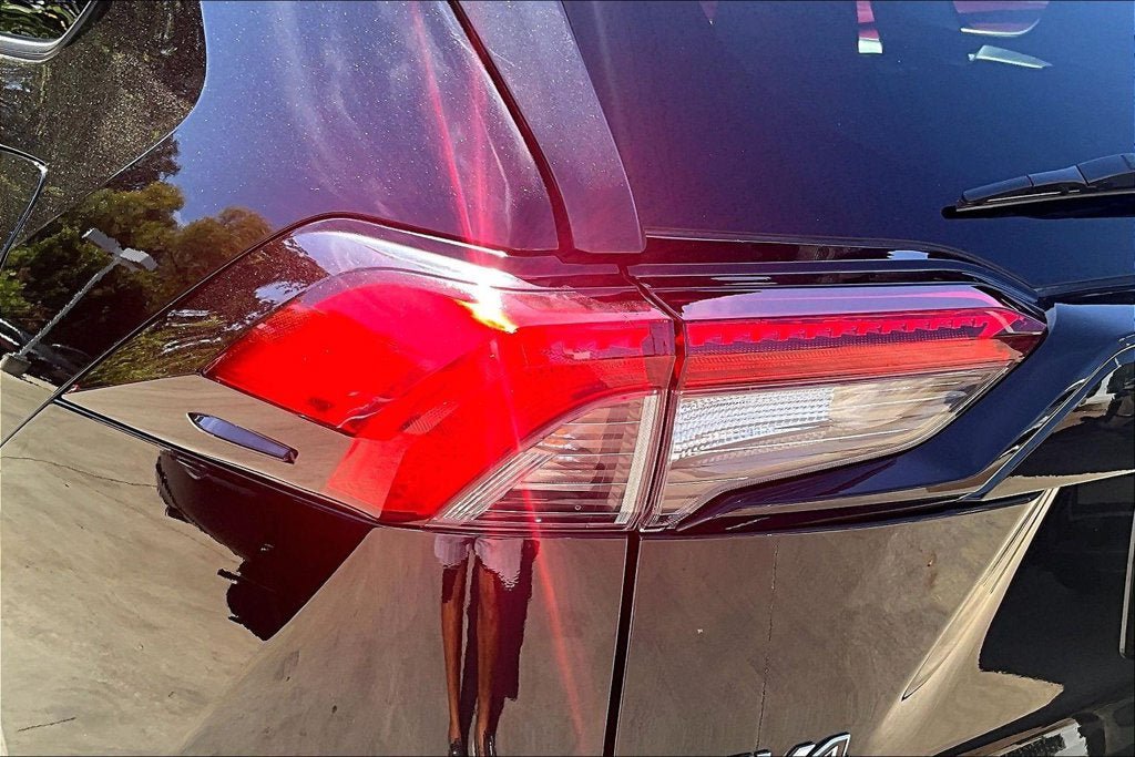 Used 2022 Toyota RAV4 XLE FWD image 28