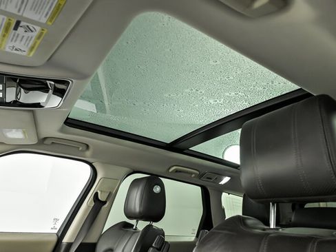 Used 2017 Land Rover Range Rover Sport image 20